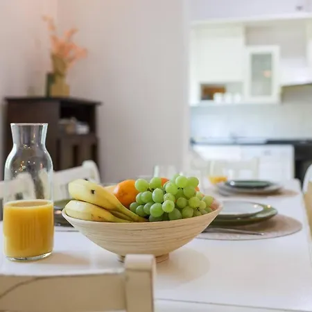 Laurel House, * Zadar